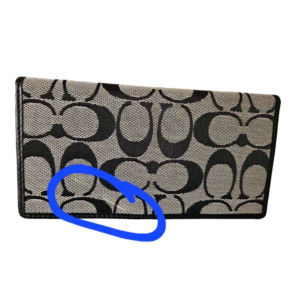 Coach Wallet - Picture 7 of 9